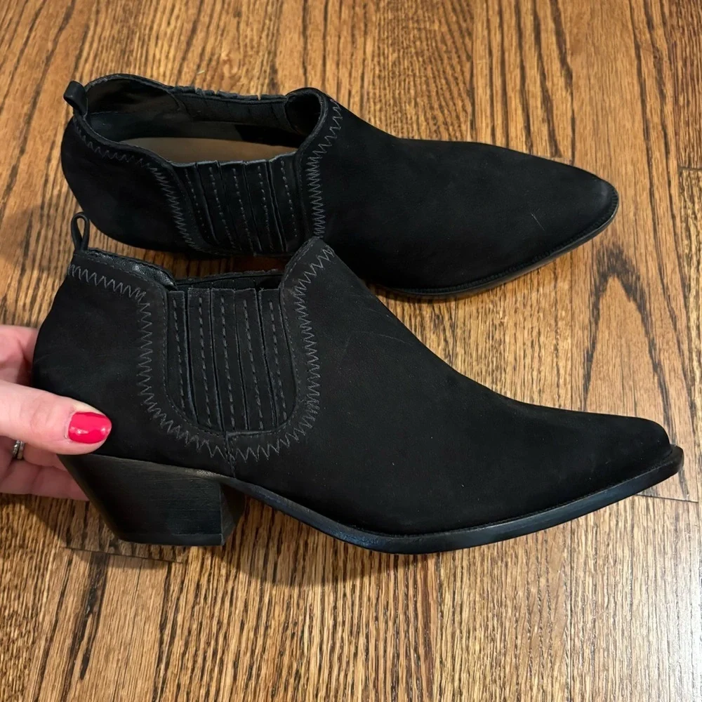 Schutz |‎ Jacqueline Black Suede Pointed Toe Low Western Ankle Boots Sz 7.5